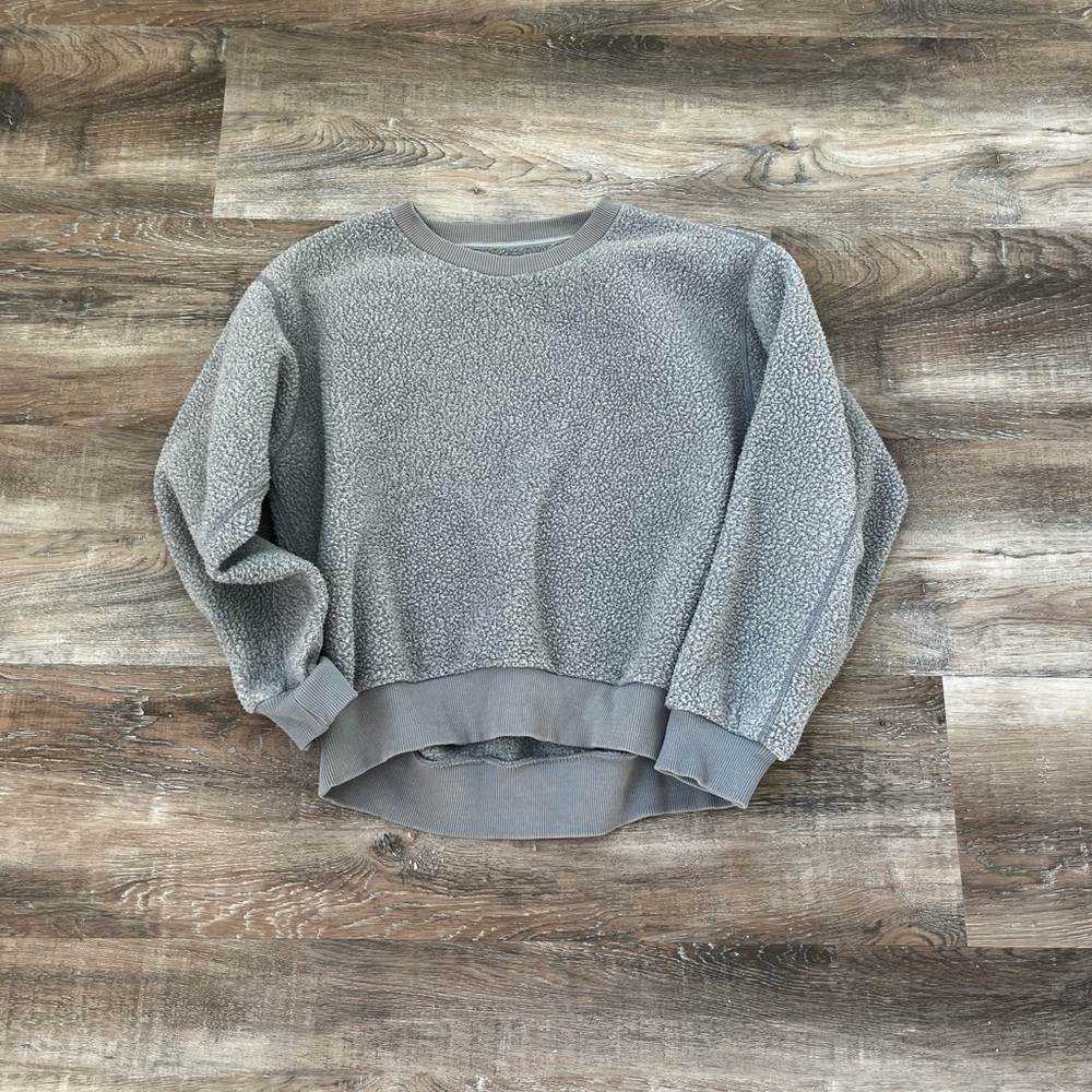 Everlane Renew recycled crewneck sweatshirt - size Medium